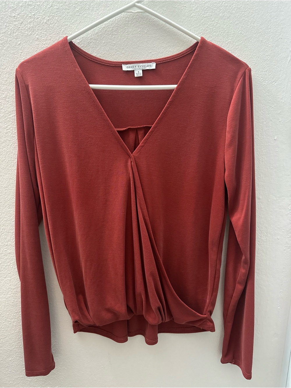 Green Envelope Rust Draped V-Neck Long Sleeve Top